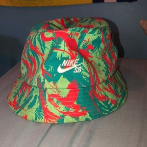 Nike SB bucket hat